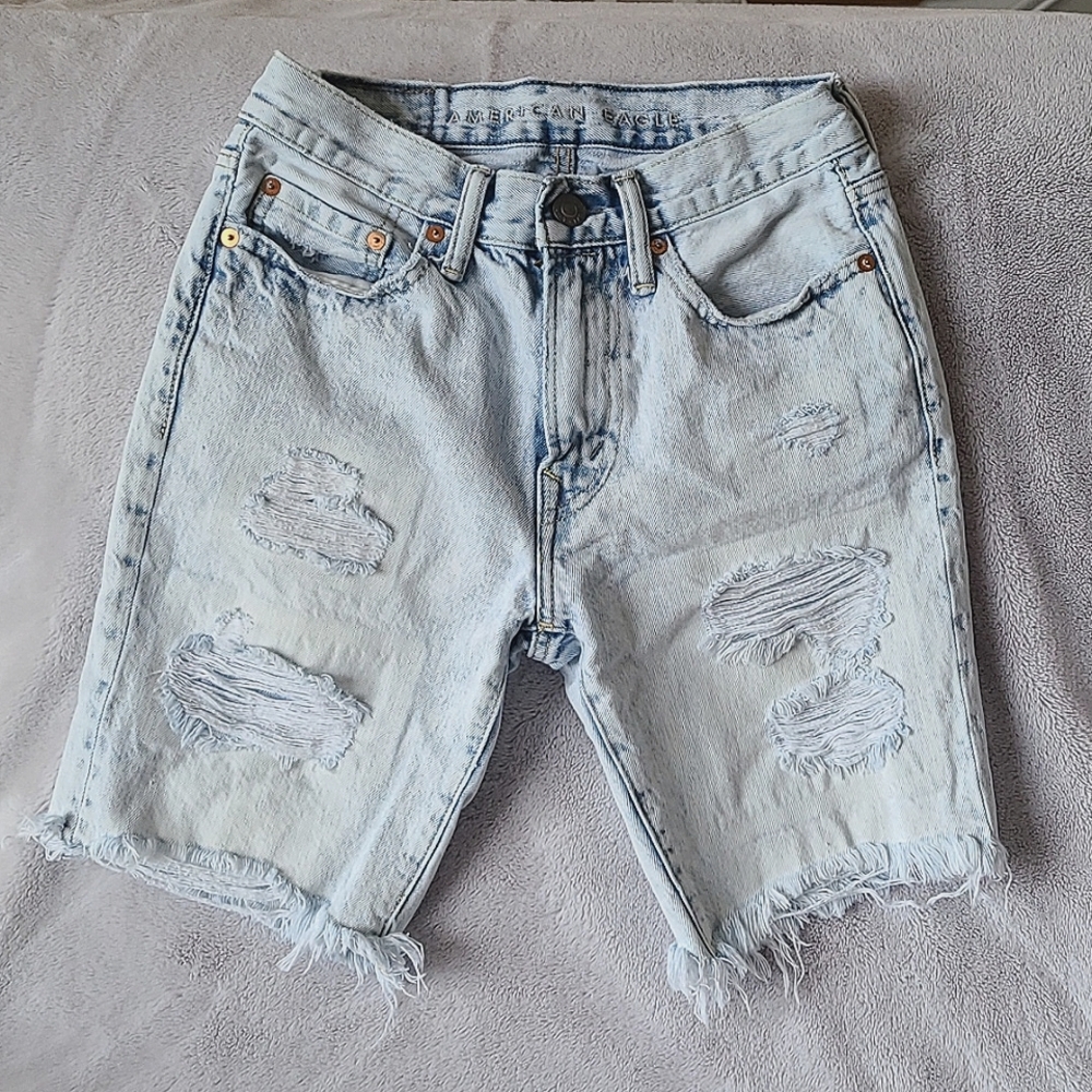 American Eagle Mens Destroyed Denim Shorts, Light Wash, Size 26